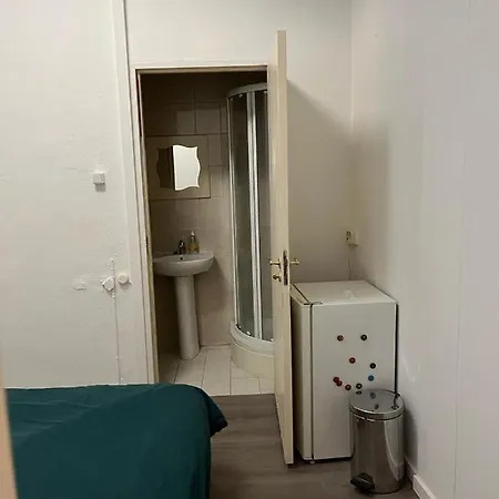 게스트하우스 Iru, Not For Parties, Not A Hotel, With No Kitchen 3*