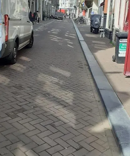 Iru, Not For Parties, Not A Hotel, With No Kitchen 3* Амстердам